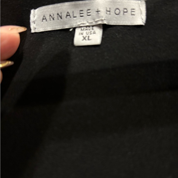 Annalee + Hope Black Sleeveless Jumpsuit - Picture 3 of 4